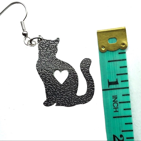 ❌FLASH SALE❌ Cat Earring Hammered Dangle NWT - Picture 3 of 3